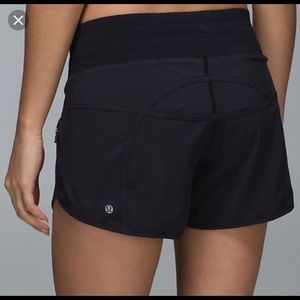 Lululemon tracker shorts